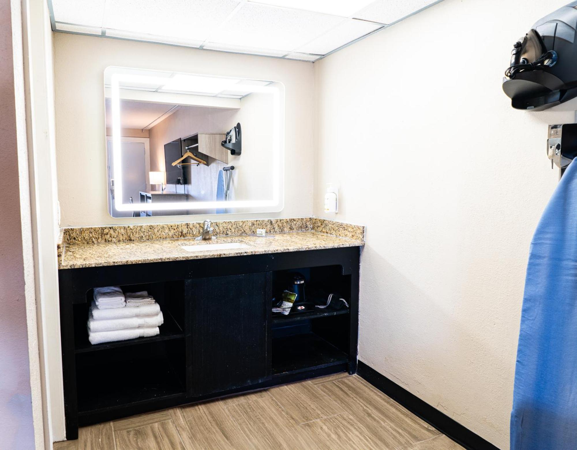 Super 8 By Wyndham Corpus Christi Airport Otel Dış mekan fotoğraf