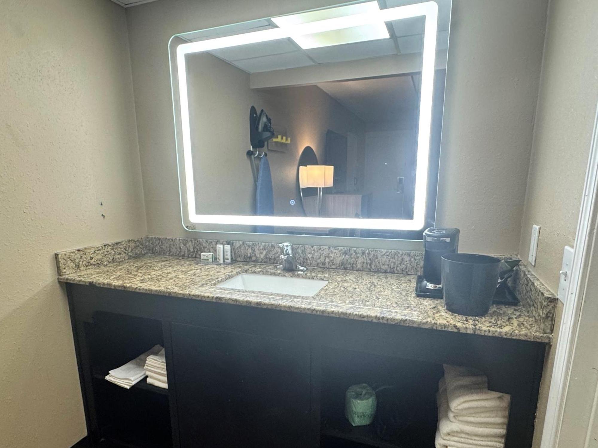 Super 8 By Wyndham Corpus Christi Airport Otel Dış mekan fotoğraf