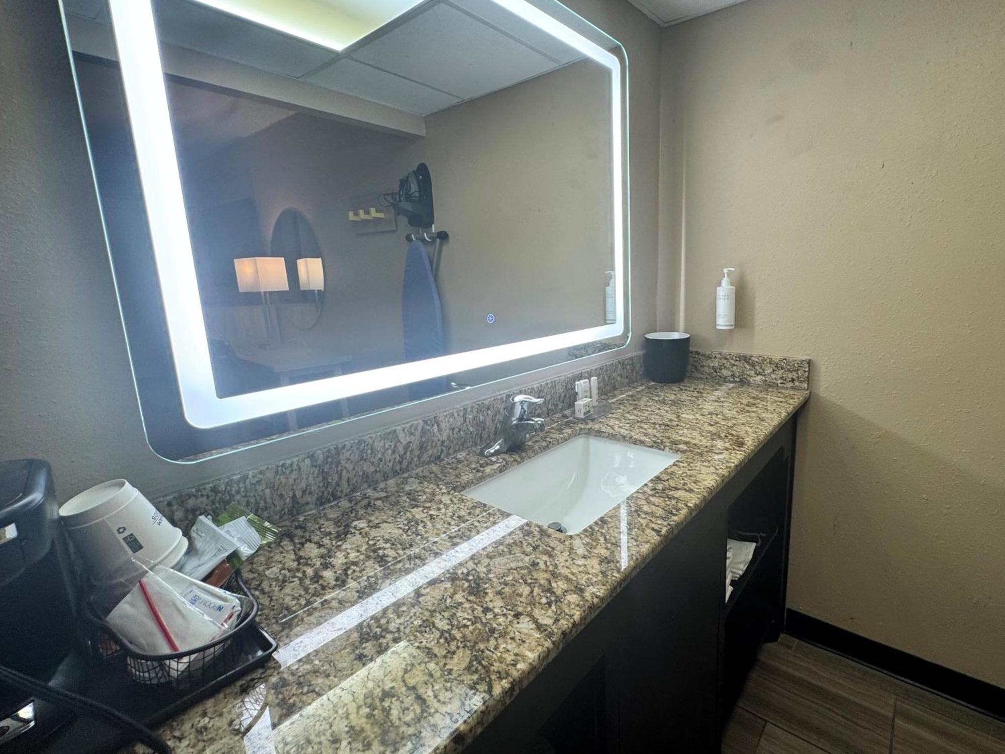 Super 8 By Wyndham Corpus Christi Airport Otel Dış mekan fotoğraf