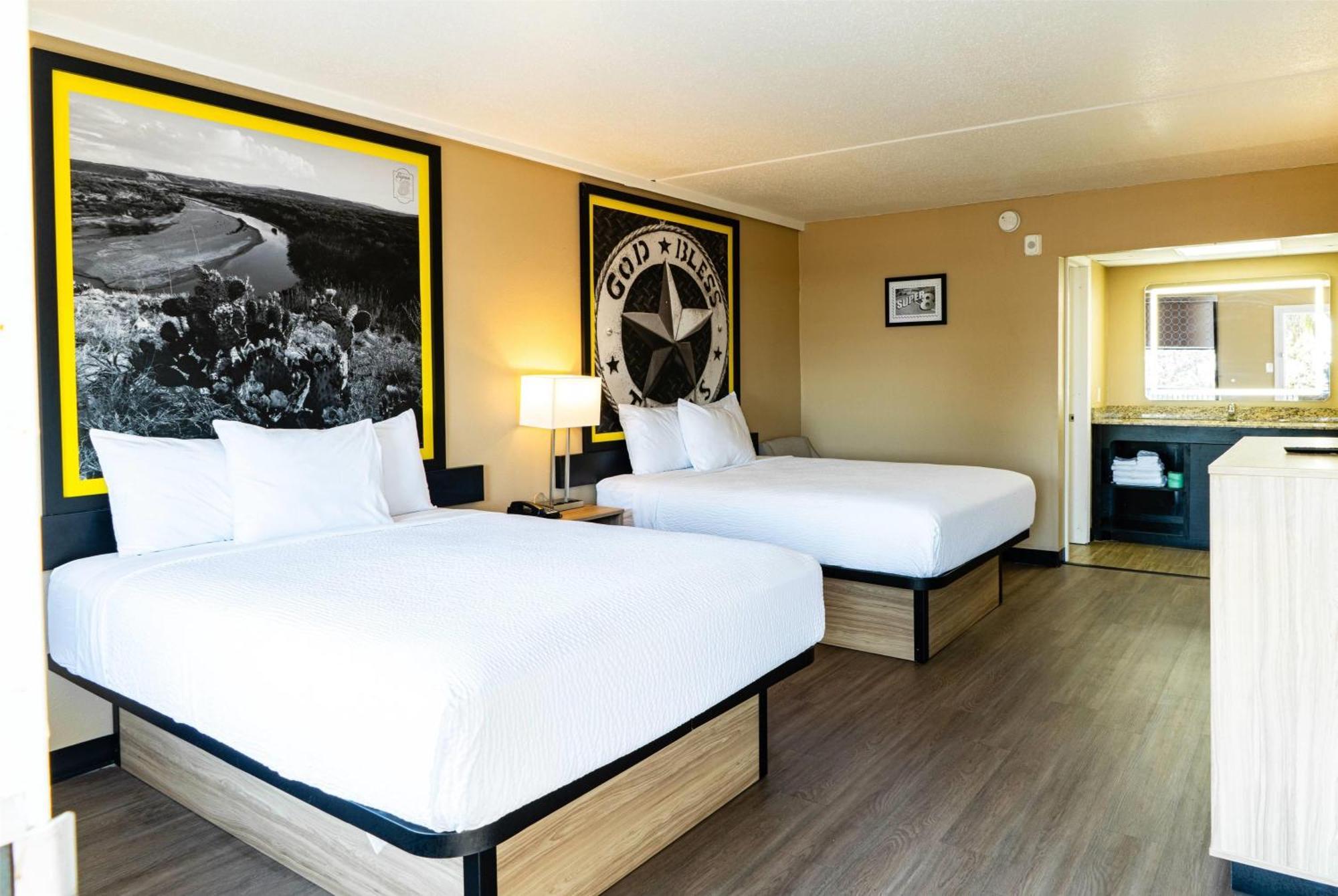 Super 8 By Wyndham Corpus Christi Airport Otel Dış mekan fotoğraf