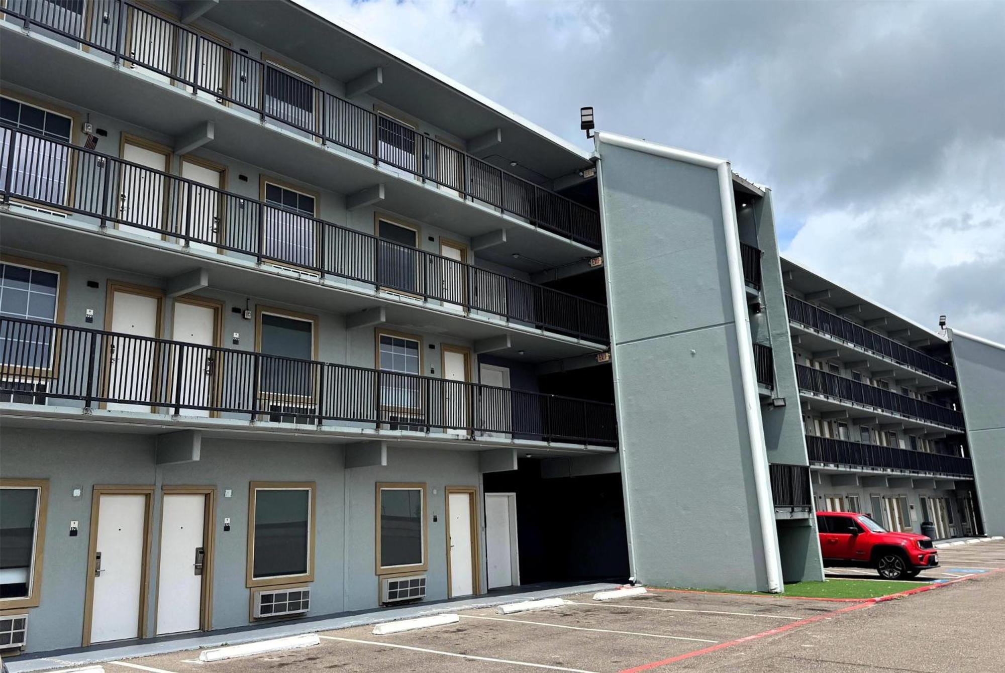 Super 8 By Wyndham Corpus Christi Airport Otel Dış mekan fotoğraf